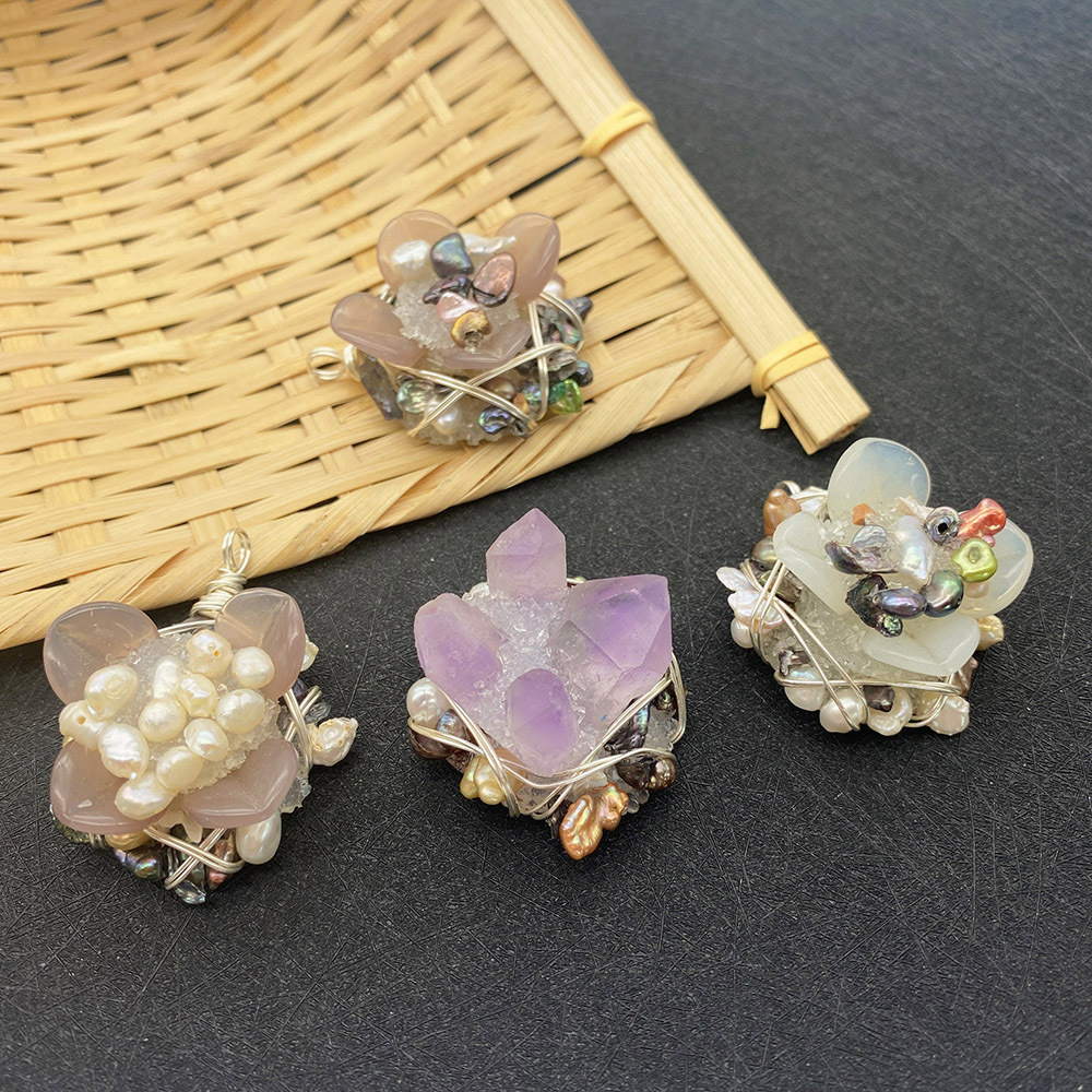 Picture of Natural Freshwater Pearl Pendant Flower Shape 33mm Thick 20mm Winding Pearl Pendant DIY Jewelry Accessories