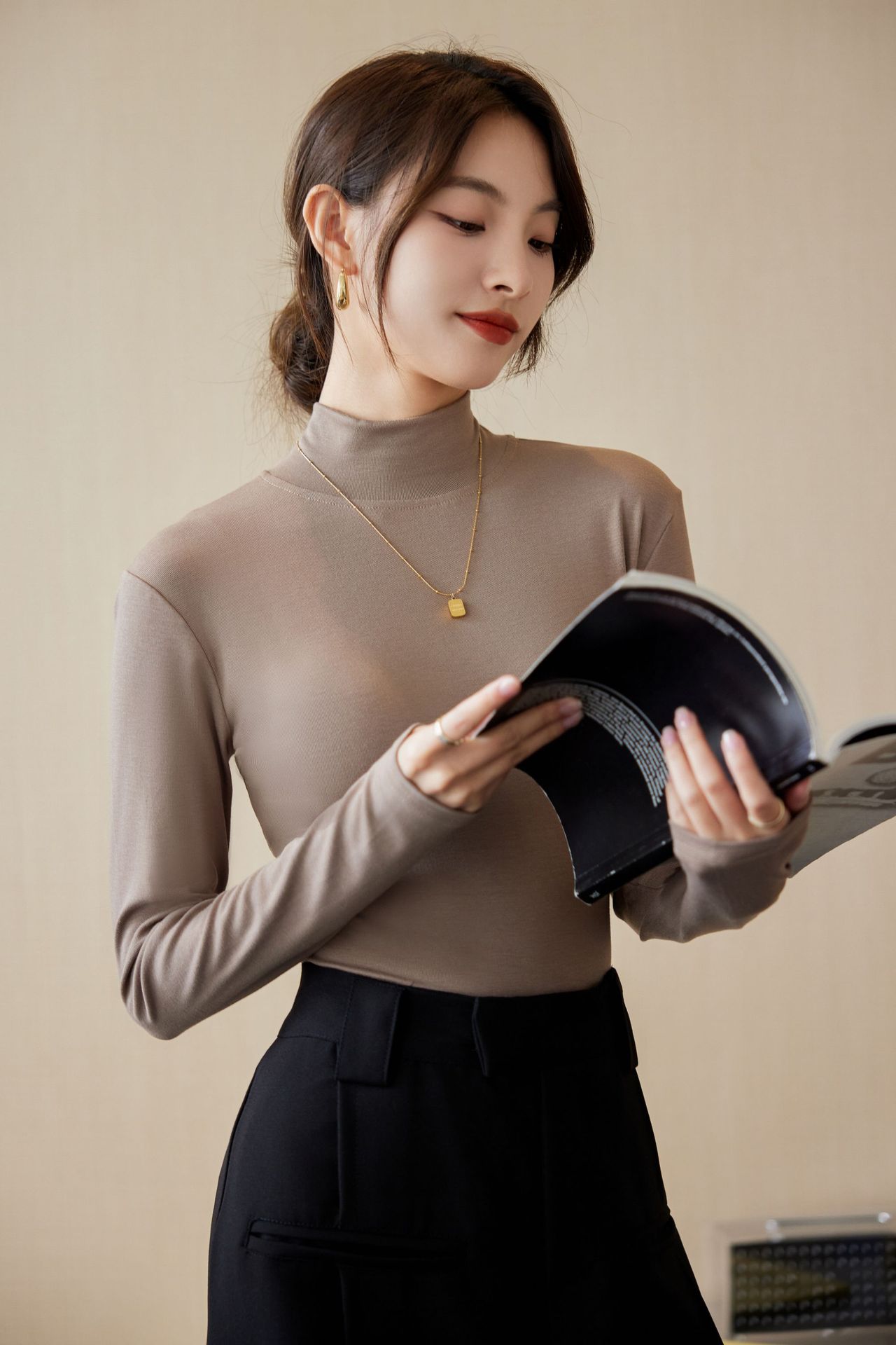 Picture of Half-high collar double-sided velvet autumn and winter bottoming shirt women's warm slim-fit inner long-sleeve top small stand collar autumn and winter women's clothing