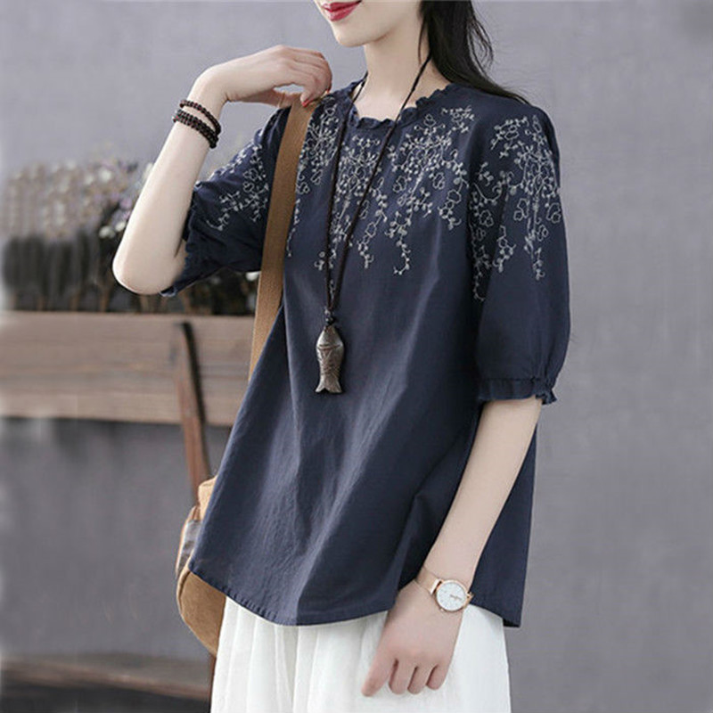 Picture of 2025 Summer Clothes for Middle-Aged Women, Fashionable Summer Loose Large Size Mother's Wear T-Shirts, Women's Age-Reducing Lace Tops, Small Shirts