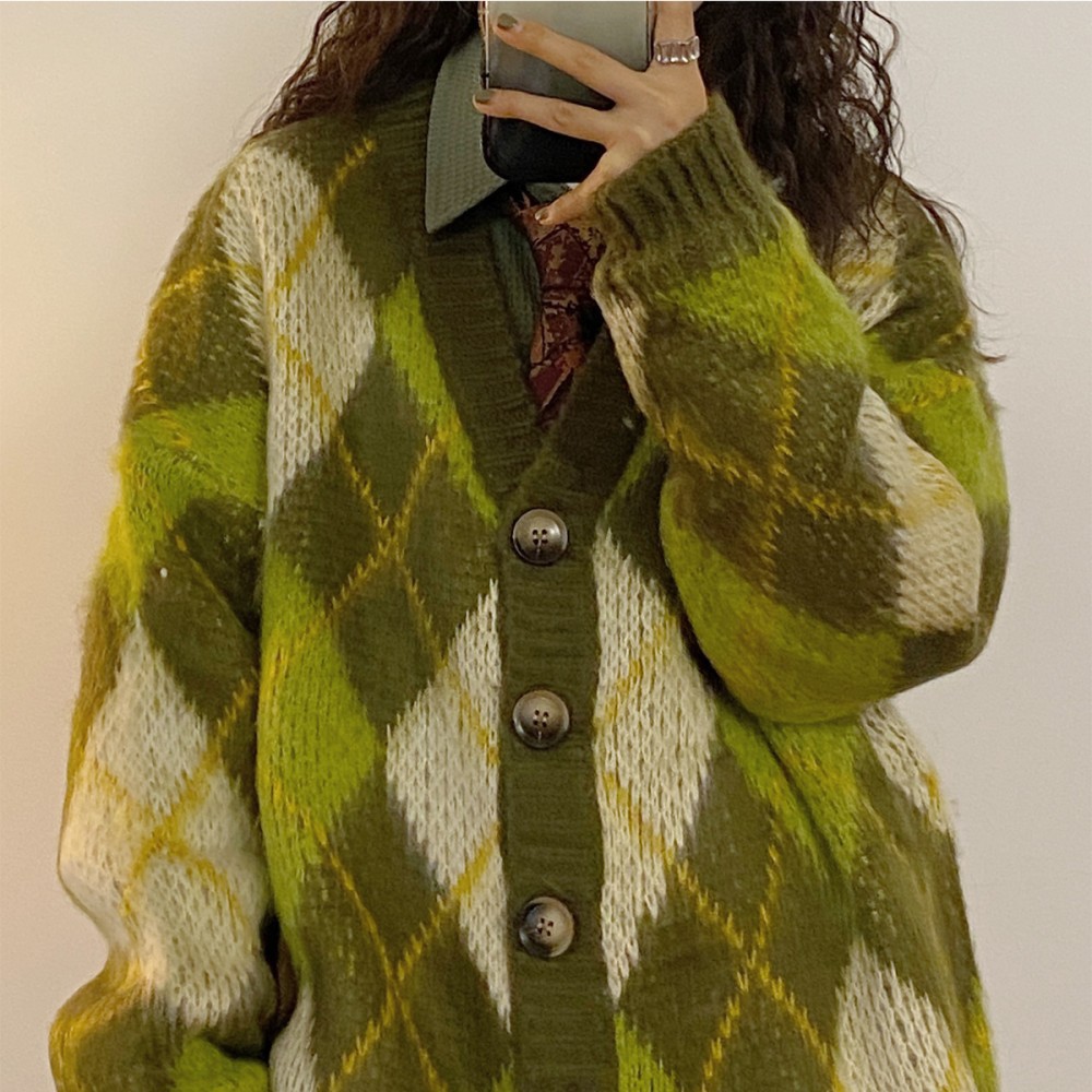 Picture of American retro 2022 new autumn and winter loose green rhombus sweater cardigan coat thickened lazy sweater for women