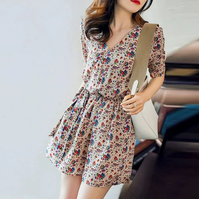 Chiffon jumpsuit women's 2024 summer new floral short sleeve wide leg short jumpsuit slim fit slimming pants