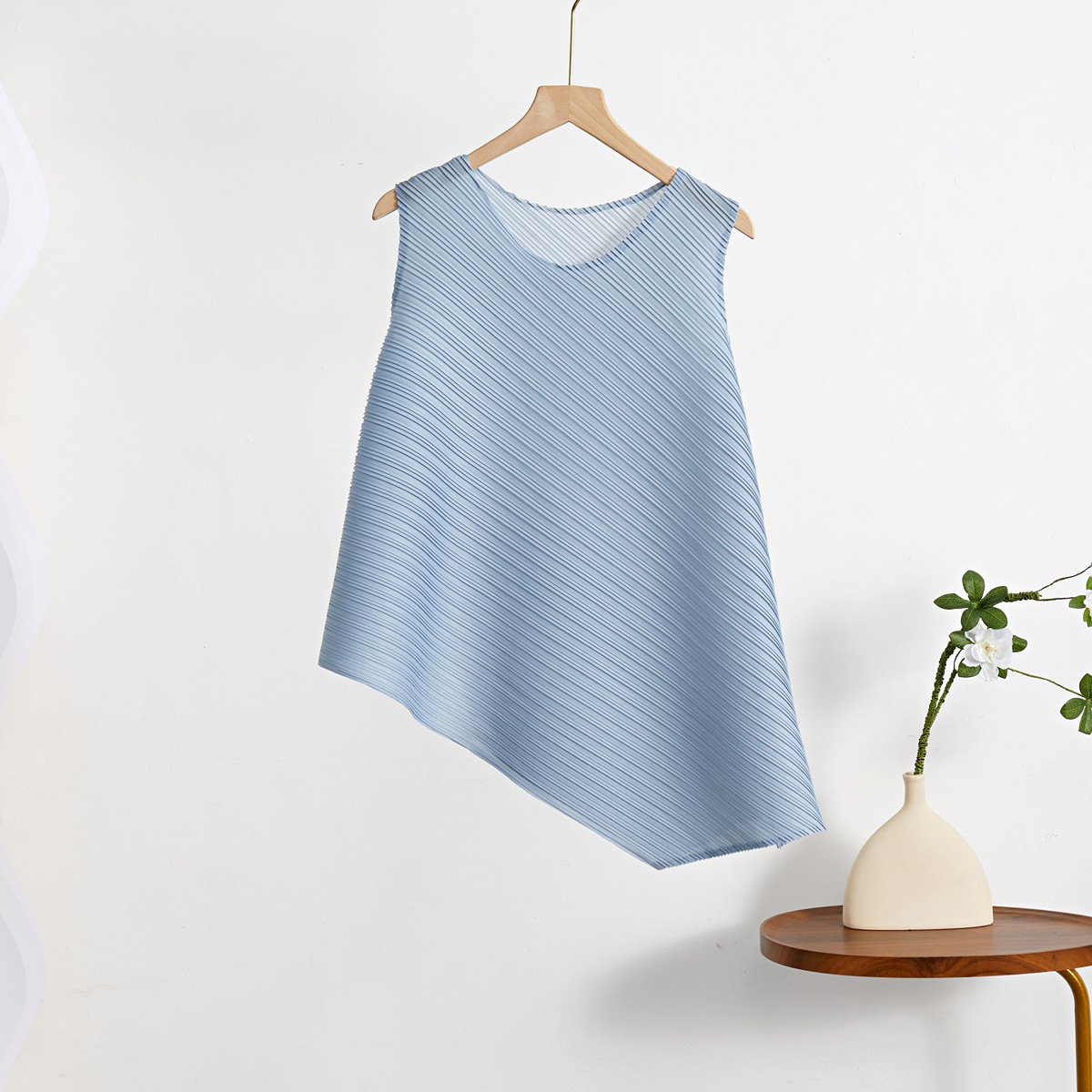 Picture of Pleated Miyake Summer Style Irregular Vest Sleeveless Top Pure Color Simple Elegant Foreign Style Versatile Age-Reducing Fashion