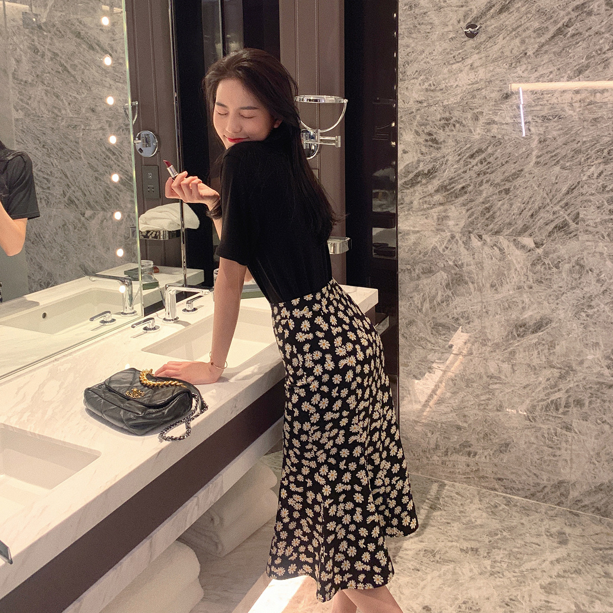 Daisy Floral Skirt Women's Spring and Summer 2020 New Mid-length High Waist Slimming Fishtail Hip Skirt One-step Skirt