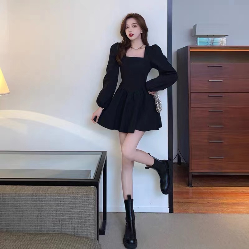 Small square collar French style fluffy dress autumn and winter bottoming tight waist pure desire Hepburn style small black dress 2022 New