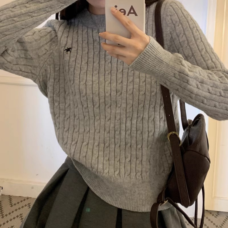 Picture of Twist design sense niche round neck sweater women's autumn and winter New long sleeve embroidered small top sweater
