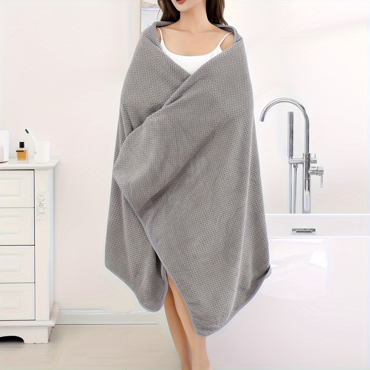 Picture of Coral Velvet Bath Towel Thickeneded and Enlarged Plain Color 90*180 Household Adult Men and Women Bath Absorbent Wrap Vacuum Delivery