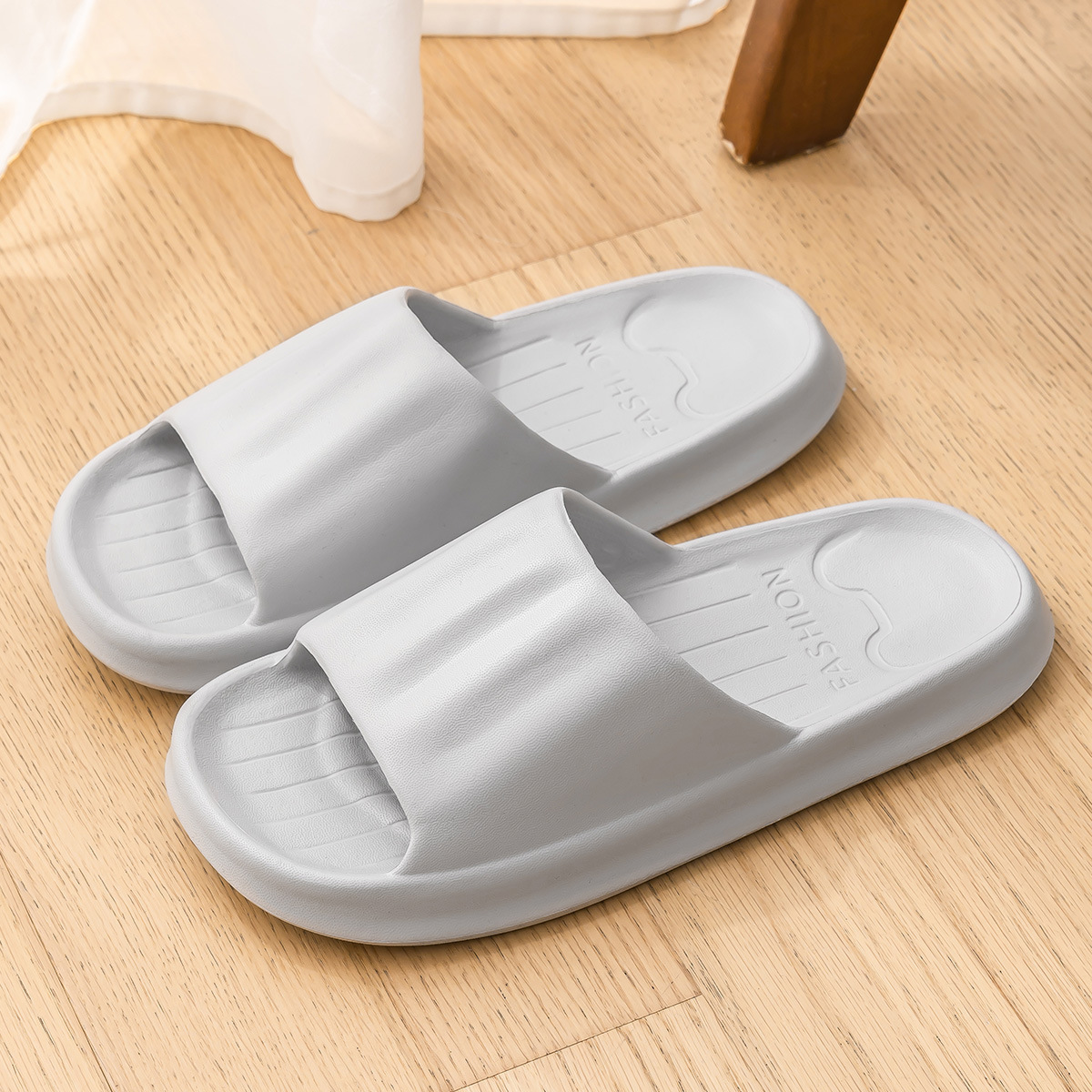 Picture of Women's Summer Indoor Home Bathroom Non-Slip Slippers 2025 New Thick-Soled Couple Sandals Men's Comfortable Slippers