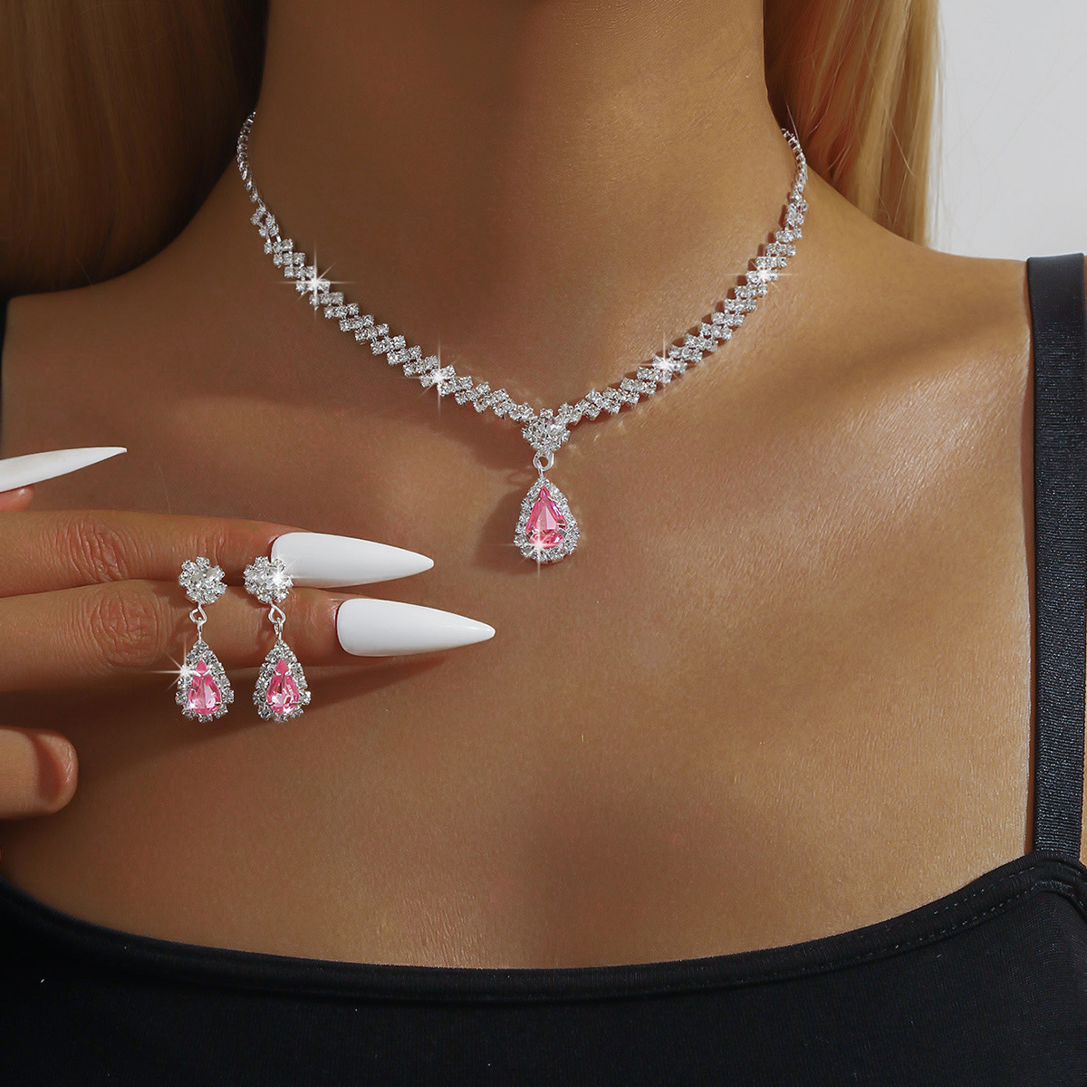Picture of Wedding Accessories suit Women Earrings Necklace Bracelet Three-piece Bridal Jewelry suit Luxury High-end Accessories