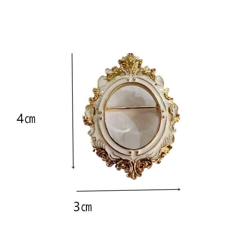 Picture of Palace Photo Frame Brooch Pin Embossed Exquisite French Small Simple Pattern Vintage Artistic Baroque David Female
