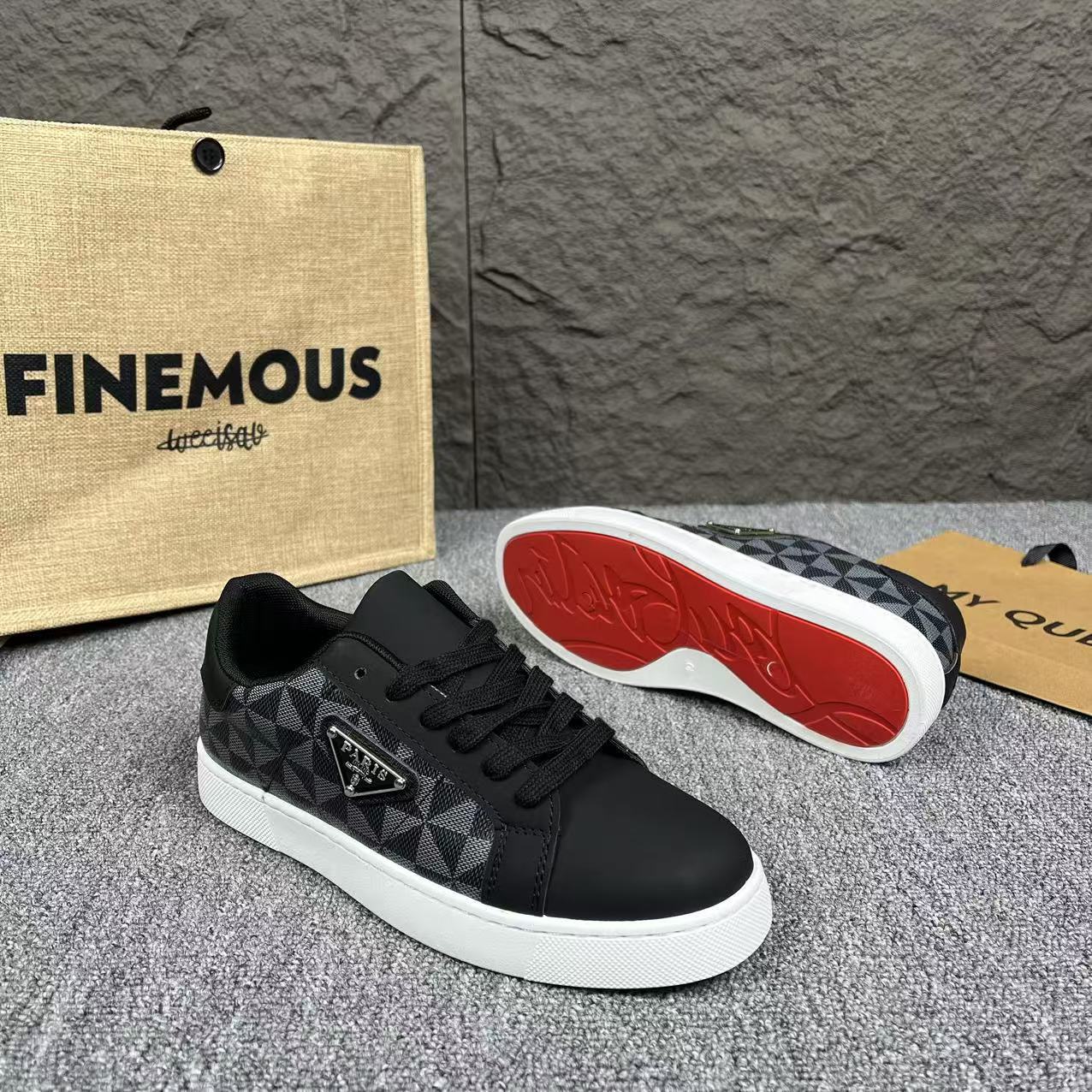 in stock 2024 New Spring and Autumn Red Bottom Letter Men's Board Shoes Low Soft Bottom Casual Shoes Fashion All-match Trendy Shoes