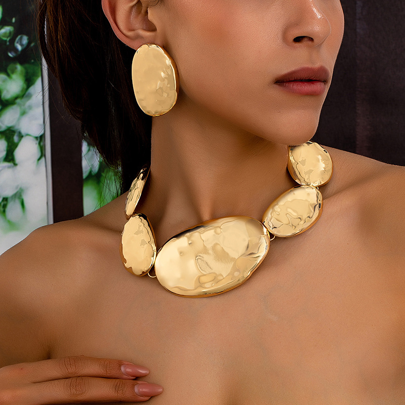 European and American Oval Irregular Geometric Necklace European and American Unique Metal Elegant Clavicle Chain Earrings Women's Fashion Set