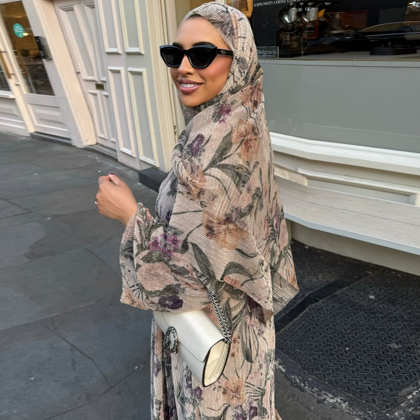 Picture of MQ231modest Middle Eastern women's Arab robe, long-sleeve pleated cardigan, printed jacket, outer robe