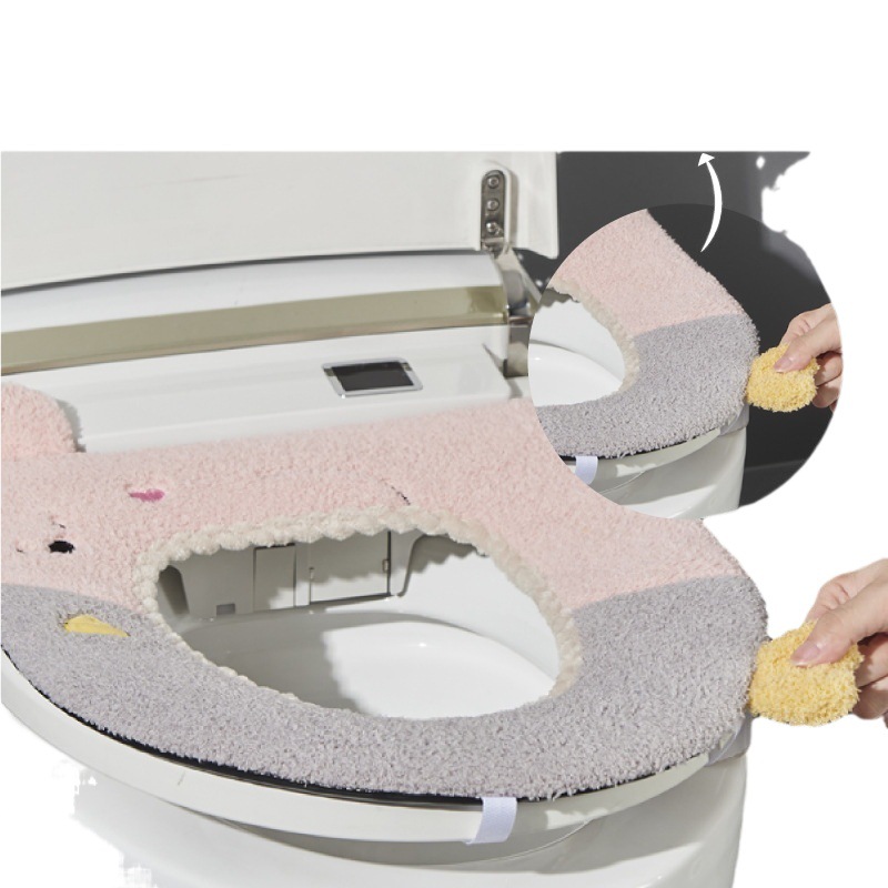 Toilet mat thickened warm waterproof winter toilet mat Four Seasons universal thickened warm waterproof toilet mat with handle