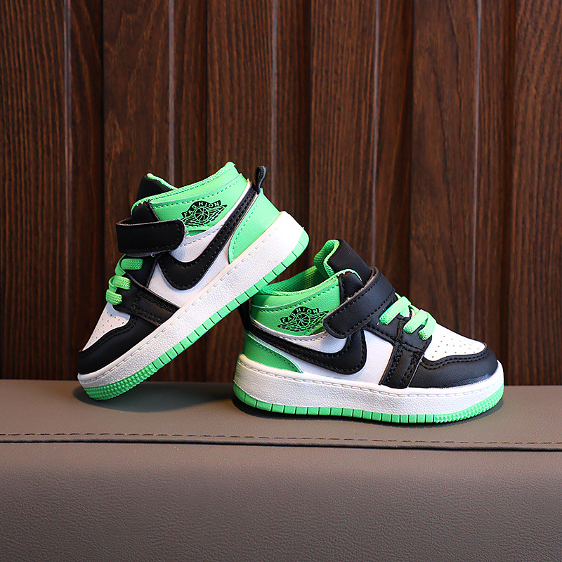 Picture of 2025 New Autum Children's Shoes, Boys' Soft-Soled Comfortable Sports and Casual Shoes, Korean Fashion Mid-Top Girls' Sneakers