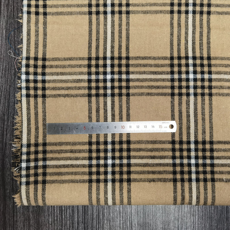 Picture of in stock brushed plaid fabric spring and summer women's shirt cloth 21 polyester cotton woven flannel plaid lining