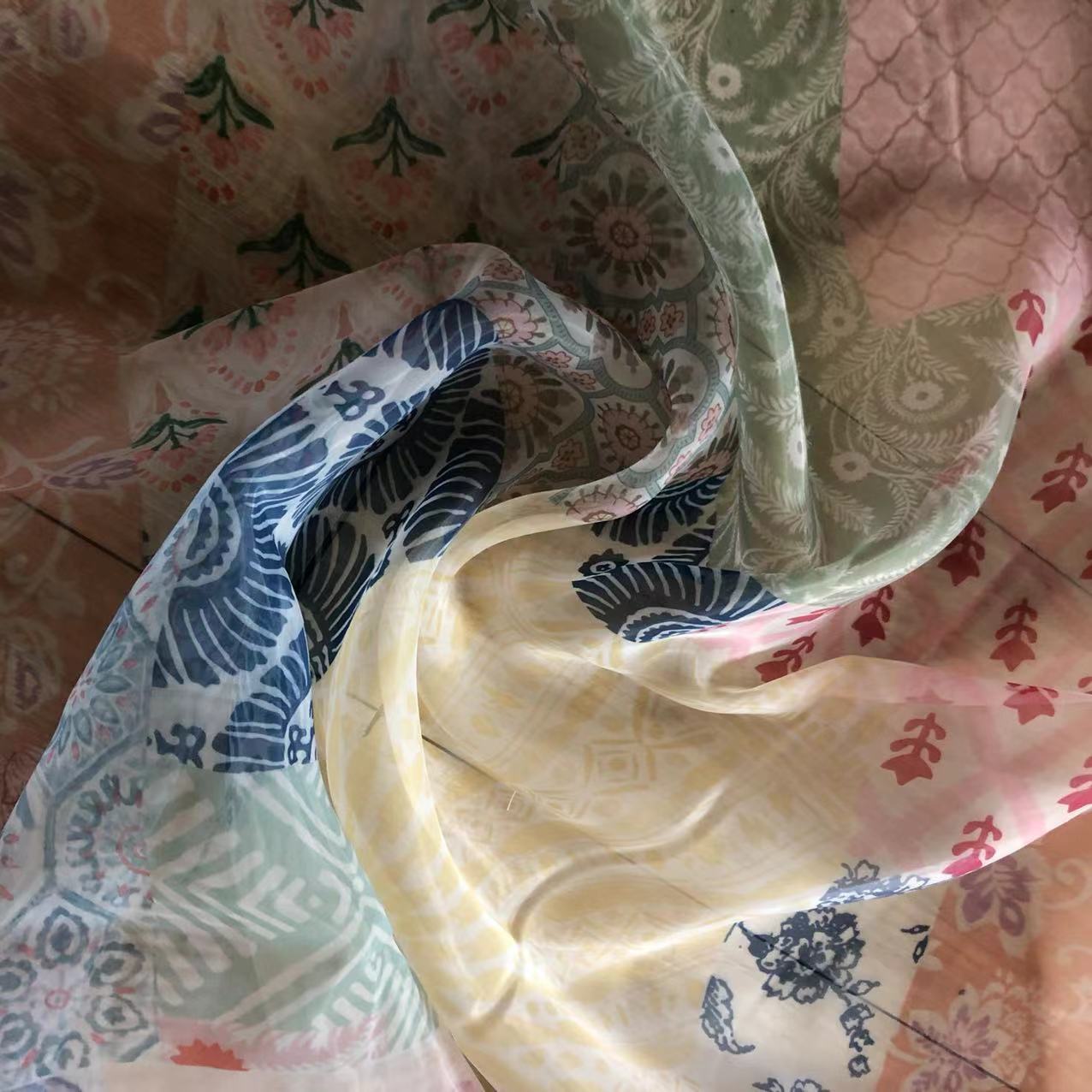 Xiaojun Textile Organza Printed Rose Flower Oil Painting Rose Pink Printed Wedding Dress Fabric Dress Fabric