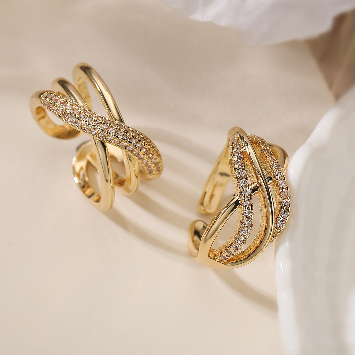 Aogu Cross-border Fashion Personality Hollow Line Geometric Opening Ring Women's Copper Plated 18K Gold Zircon All-match Ring