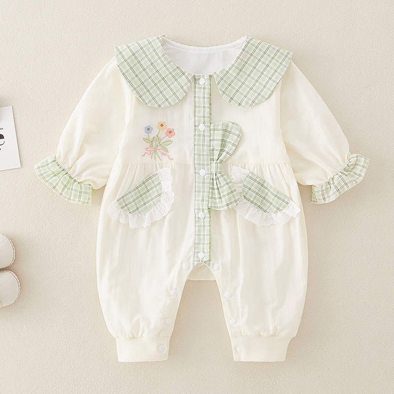 Newborn baby girl spring clothes long sleeve fresh small flower one-piece romper Western style super cute outing romper
