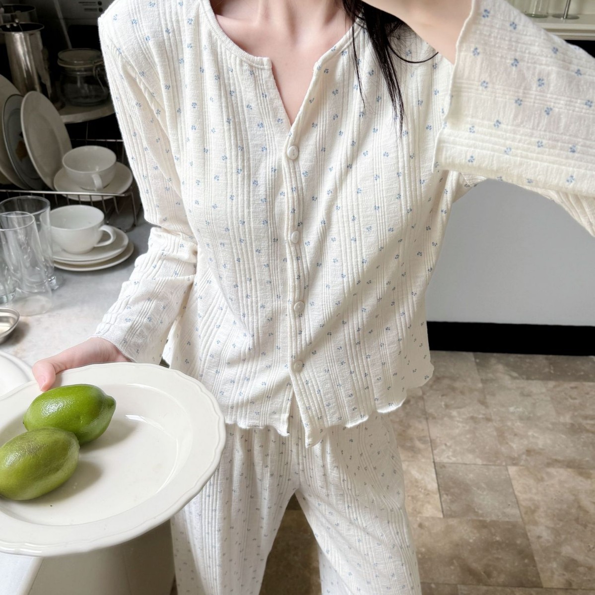 Women's Autumn and Winter New Long-Sleeved Pajamas with Breast Pads, Elastic Sweet Floral Loose Thick Home Wear Set