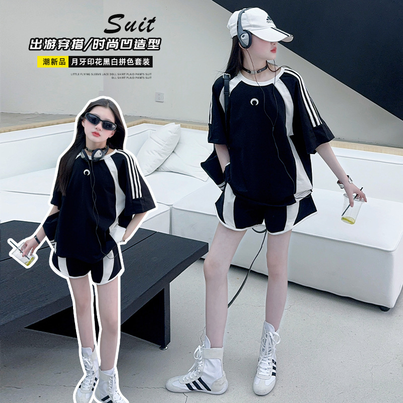 Sports suit Girls Summer 2025 New Big Kids Girls Western Style Short-sleeved Children's Summer Quick-drying Internet Popular Shorts
