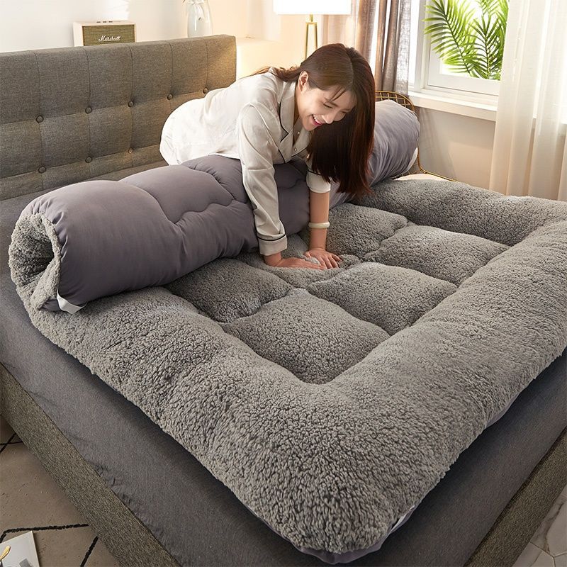 Wholesale lambswool mattress soft cushion quilt home bed mattress 0.9 m mat for rental student dormitory single