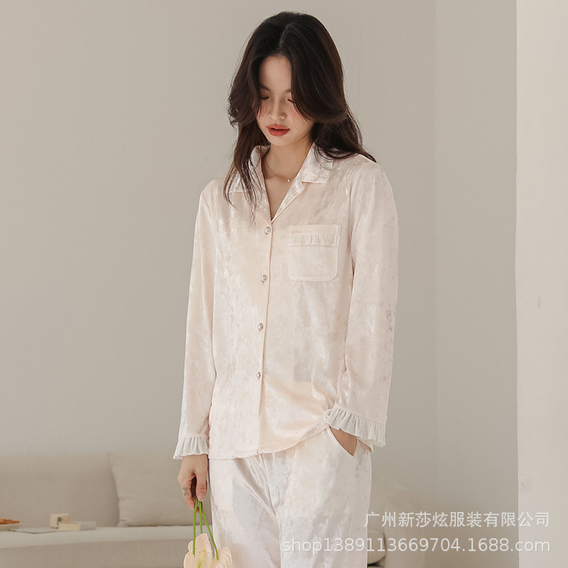 Palace-Style Gold Diamond Velvet Pajamas for Women, Autumn and Winter Long-Sleeve Long-Pants Two-Piece Set, Warm Velvet Home Sleepwear Set, Light Luxury