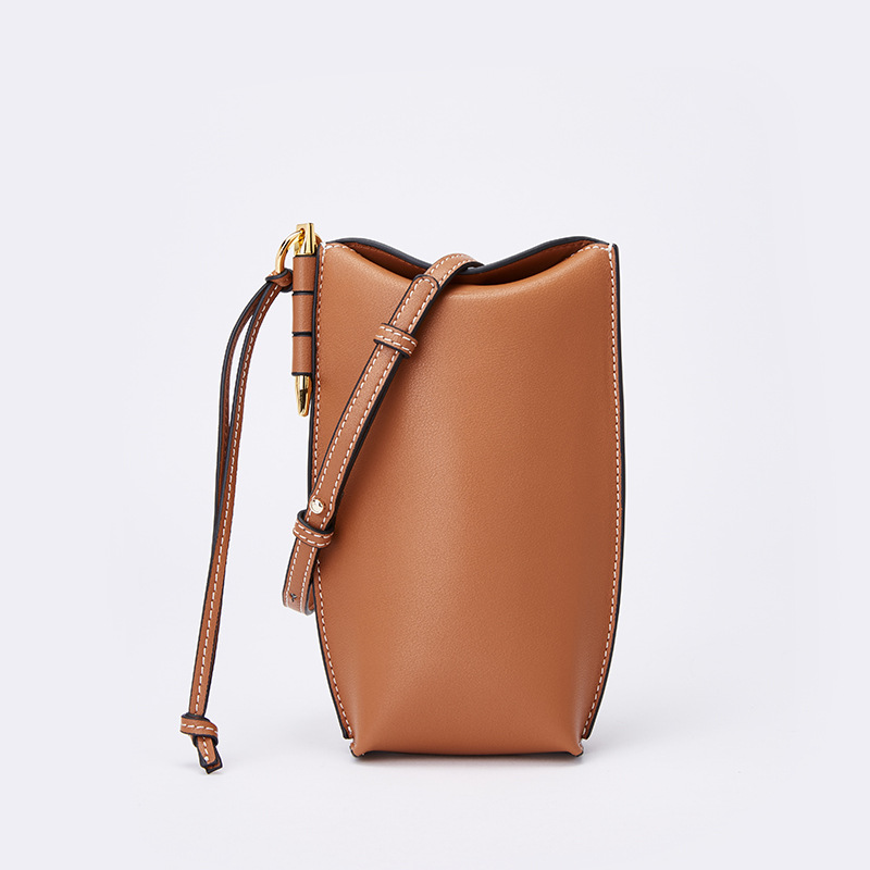 Picture of 2025 New Cross-Border Fashion Mini Bag Retro Genuine Leather Women's Bag Shoulder Crossbody Mobile Phone Bag Women Wholesale