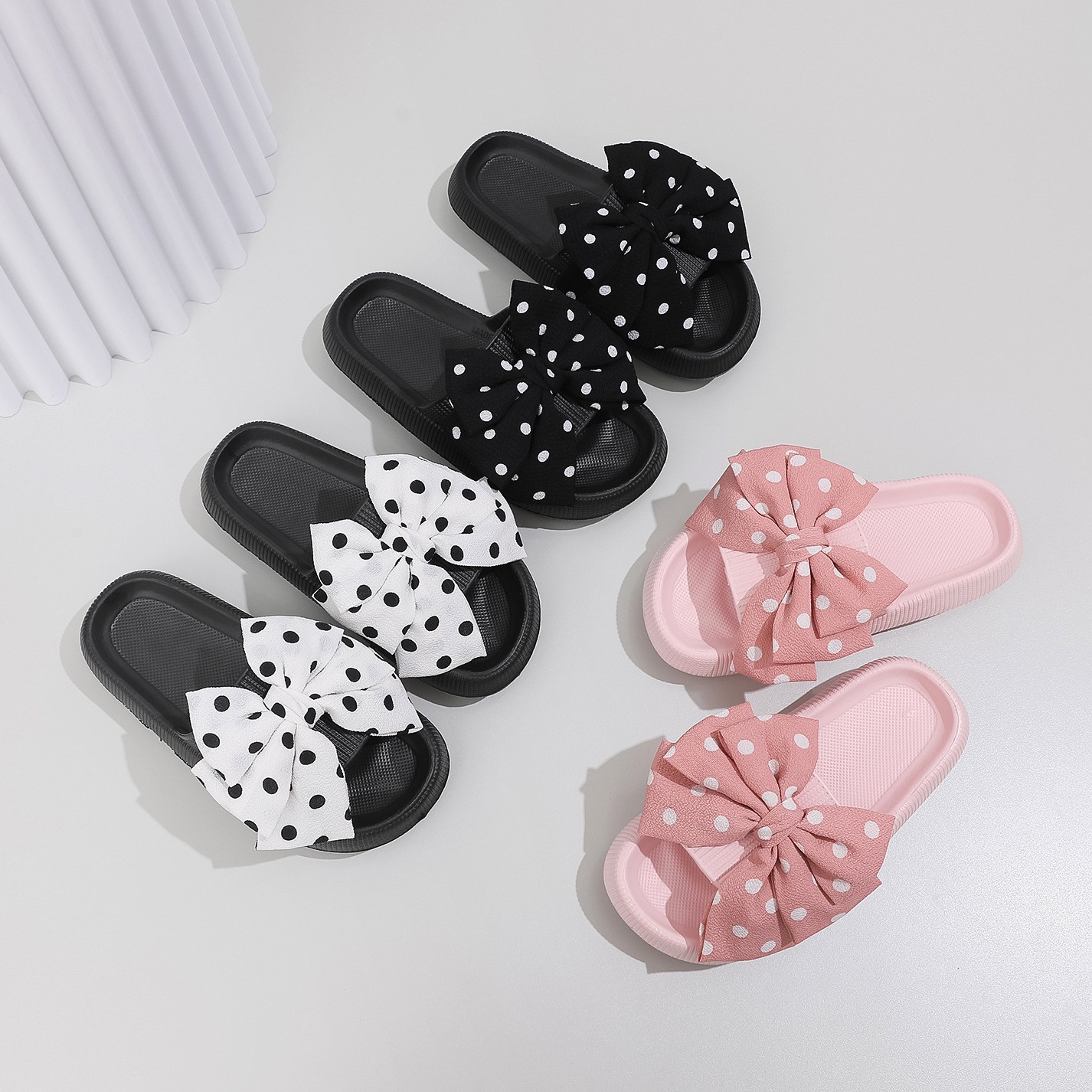 One-piece delivery fashion polka dot bow slippers women's summer outer wear thick bottom indoor one-word sandals beach shoes cross-border