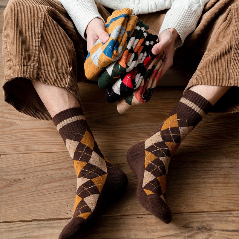 Autumn and Winter new socks women's mid-calf socks retro British style diamond thick warm cotton terry socks women's cross-border