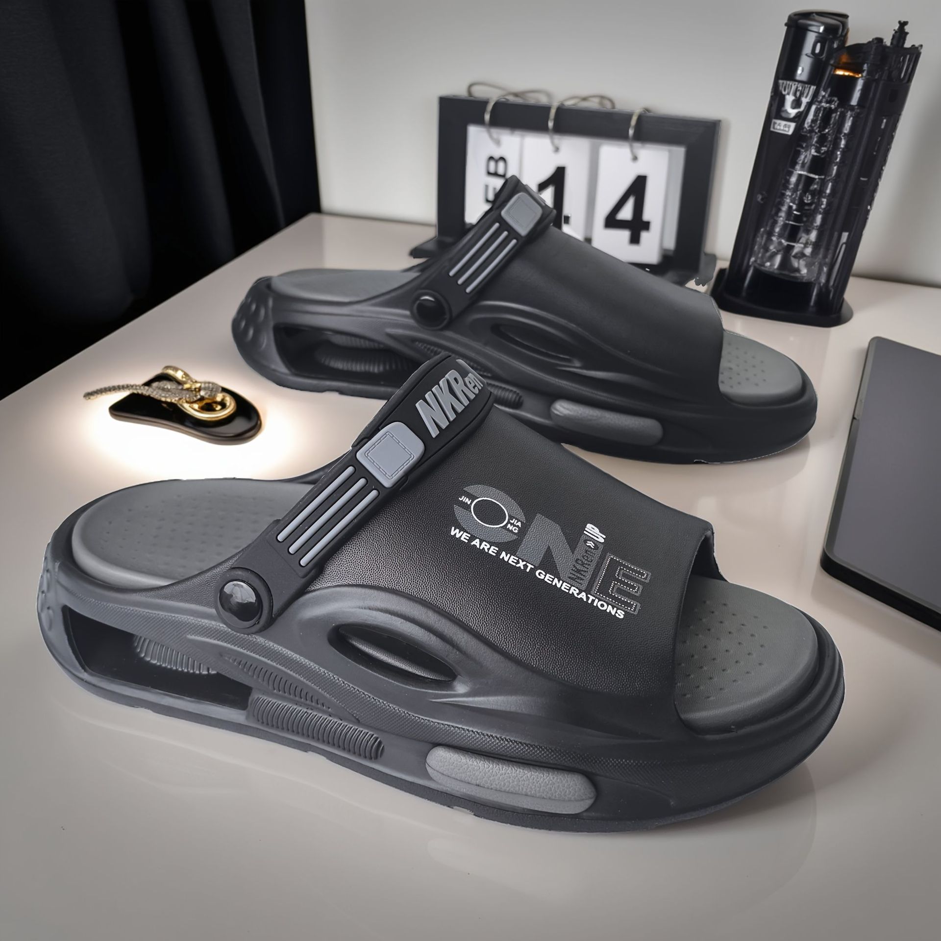 Sandals Men's 2025 New Explosions Outdoor Non-slip Outdoor Driving Soft Bottom Beach Shoes TikTok Explosions plus size Sandals
