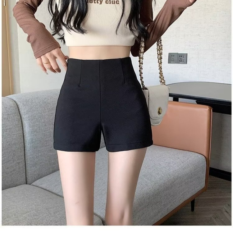Picture of 2023 New Black Casual High-end Sense Shorts Women's Small Sexy Stretch Niche Hot Pants Slimming Hip Wrap Pants