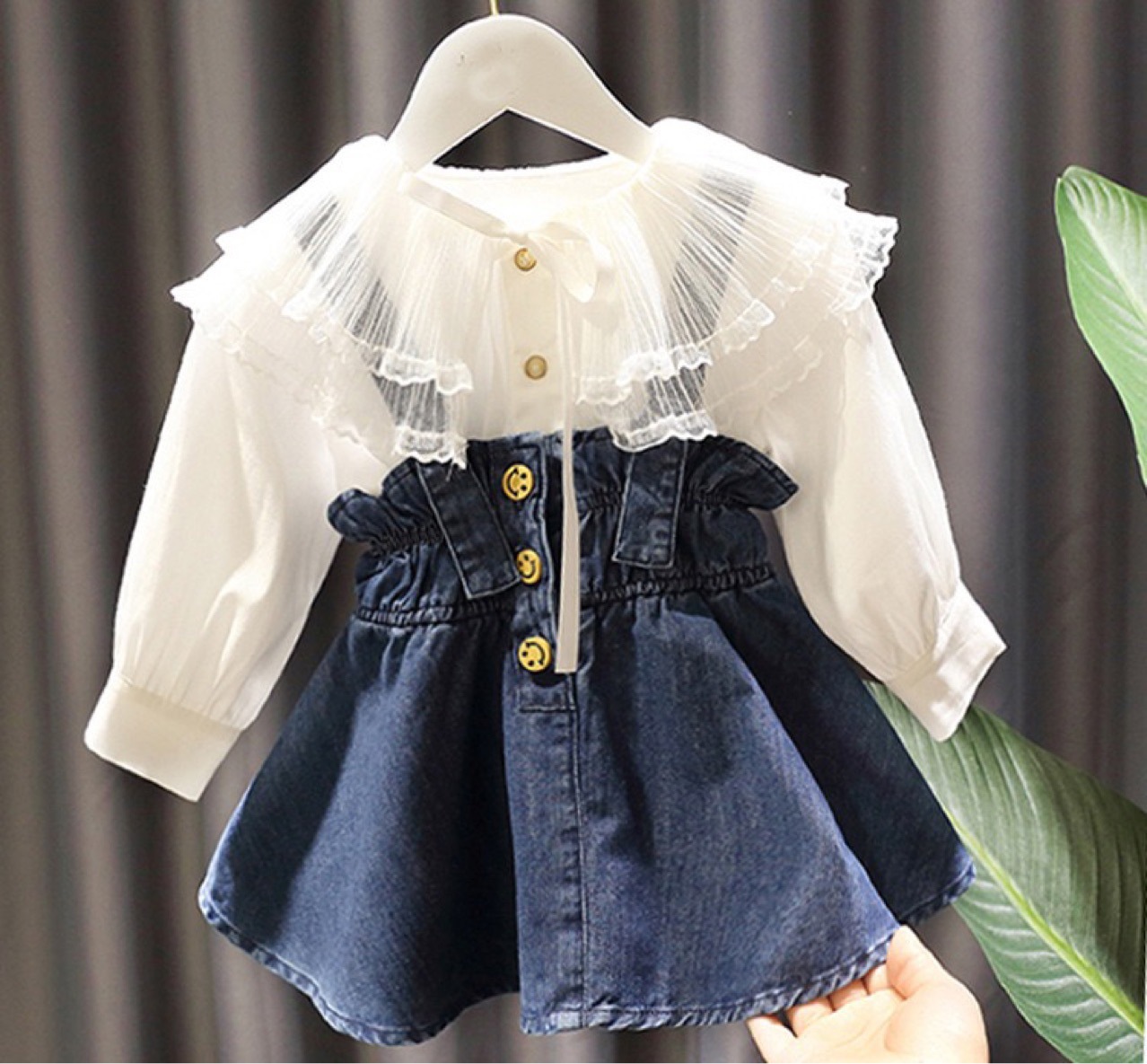 2020 Autumn cross-border supply of small fragrant style denim strap skirt lace white shirt two-piece Children's suit YY64