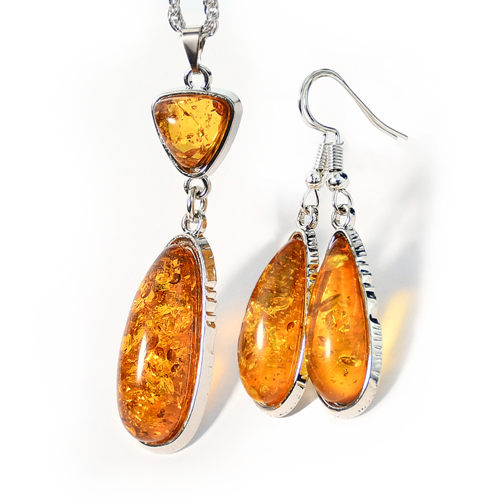 European and American vintage Middle Ancient Jewelry Imitation Amber Drop Necklace Earrings European and American Geometric Retro Woolen Chain suit