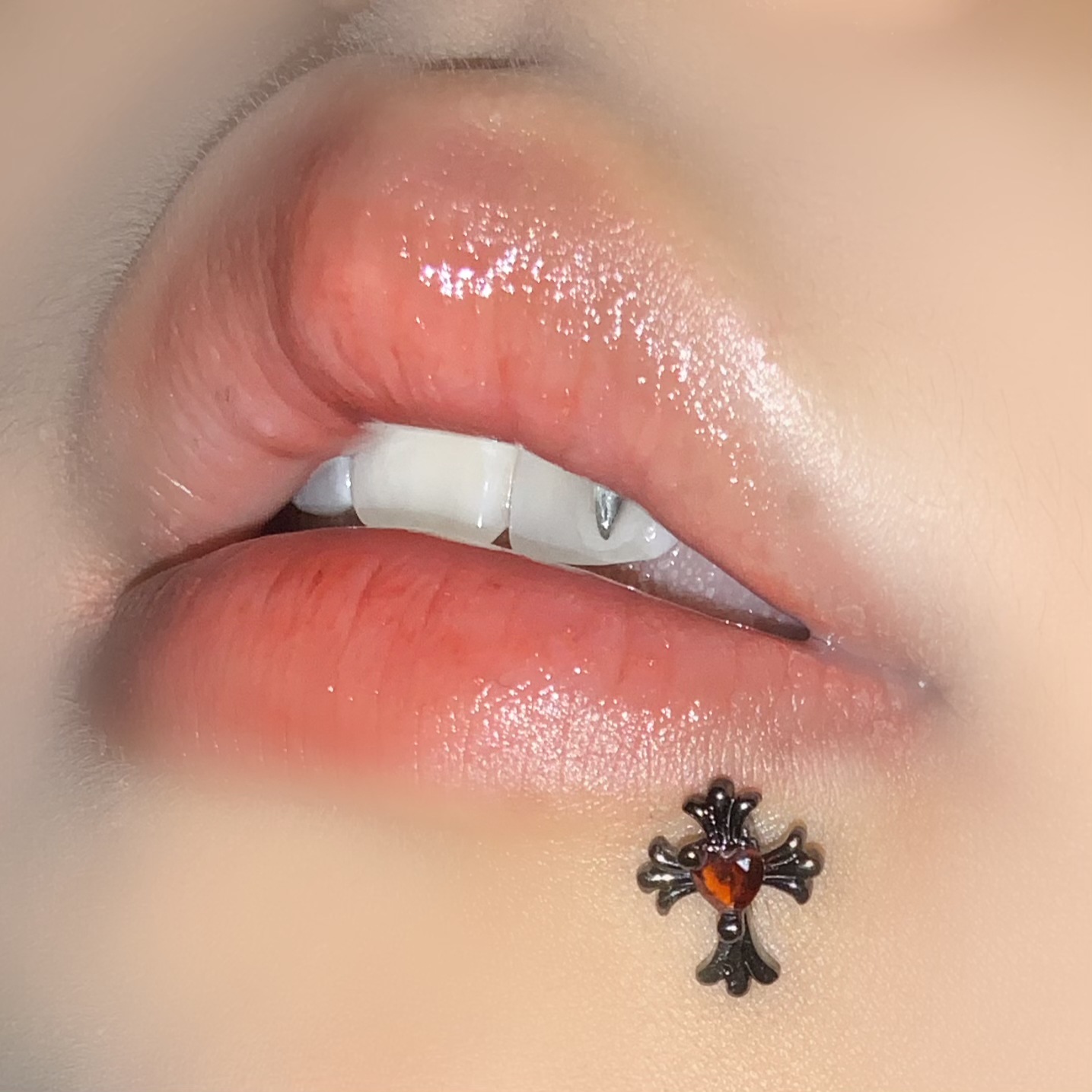 Abi Cross Love Zircon Diamond High Titanium Steel Lip Nail Ear Nail European and American Cross-border Puncture Yiwu Jewelry