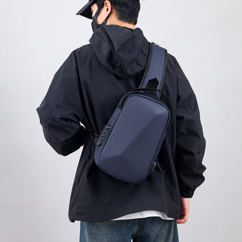 Picture of Large Capacity Outdoor Riding Crossbody Bag Men's Multifunctional Usb Rechargeable Shoulder Bag Business Simple New Chest Bag