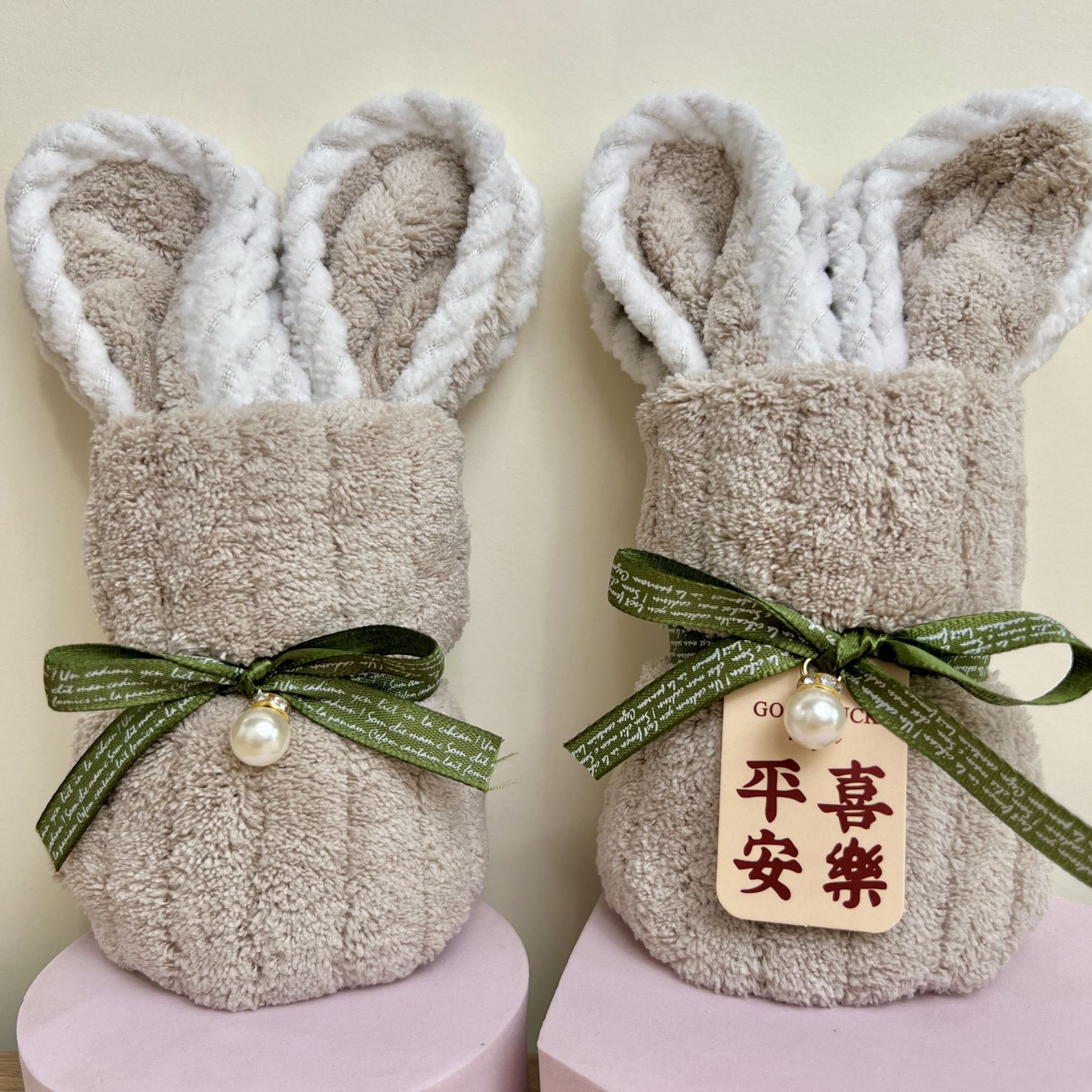 Picture of Hand gift rabbit shape towel cute birthday gift wedding gift kindergarten opening creative small gift
