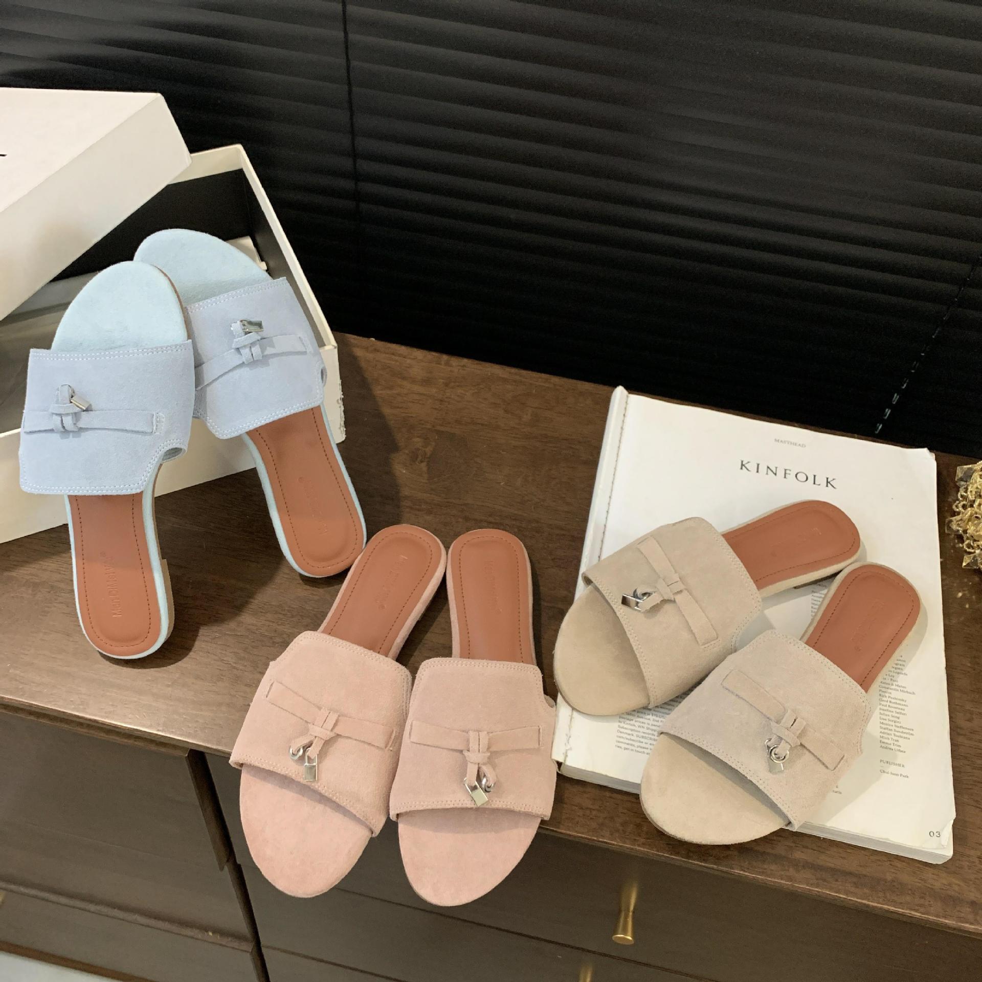 2024 fashion flat sandals