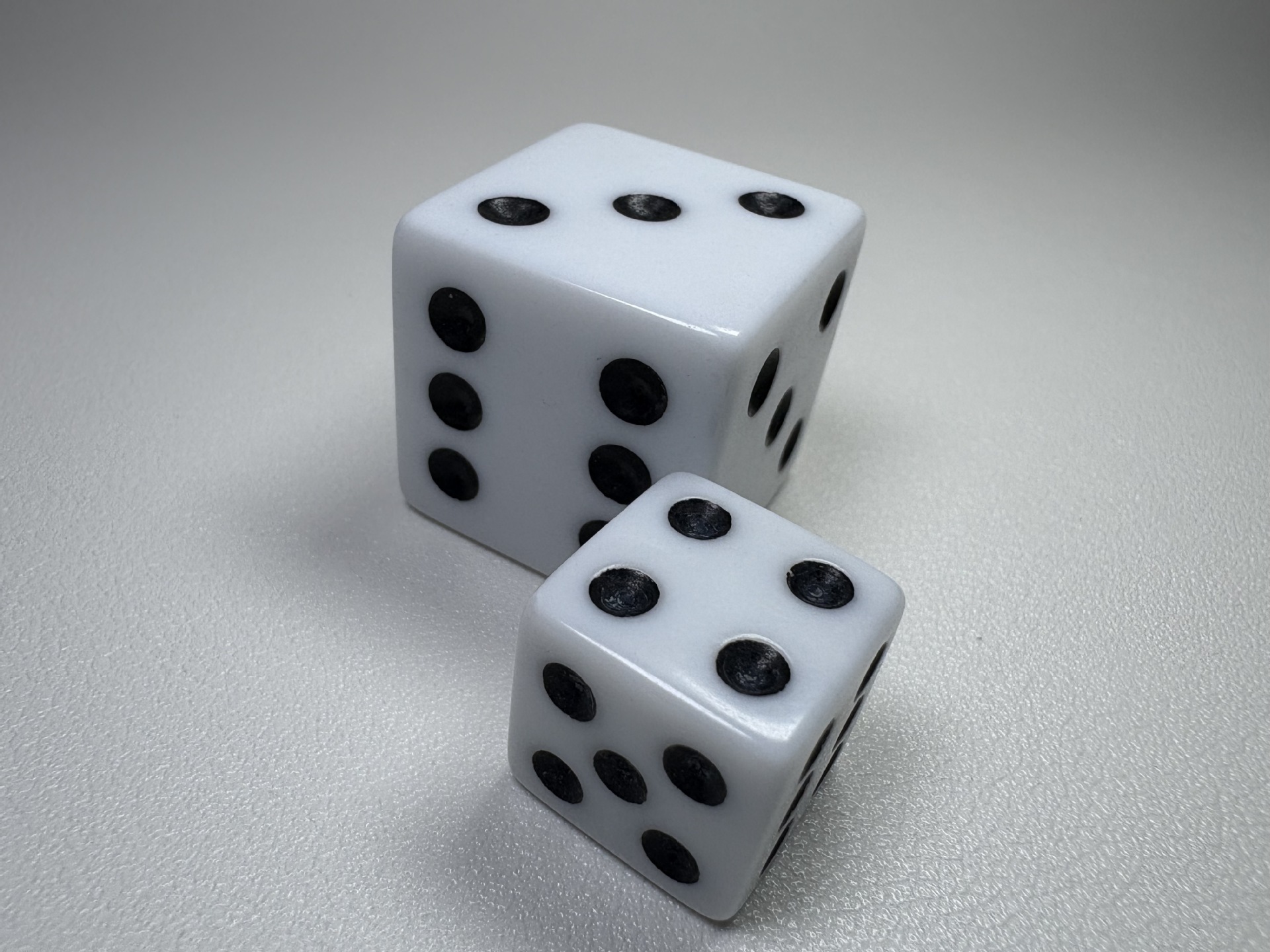 Picture of Right Angle Square Solid Color White Background Board Game Running Group Accessories Teaching Game Entertainment Props Drawing Acrylic Mini Dice
