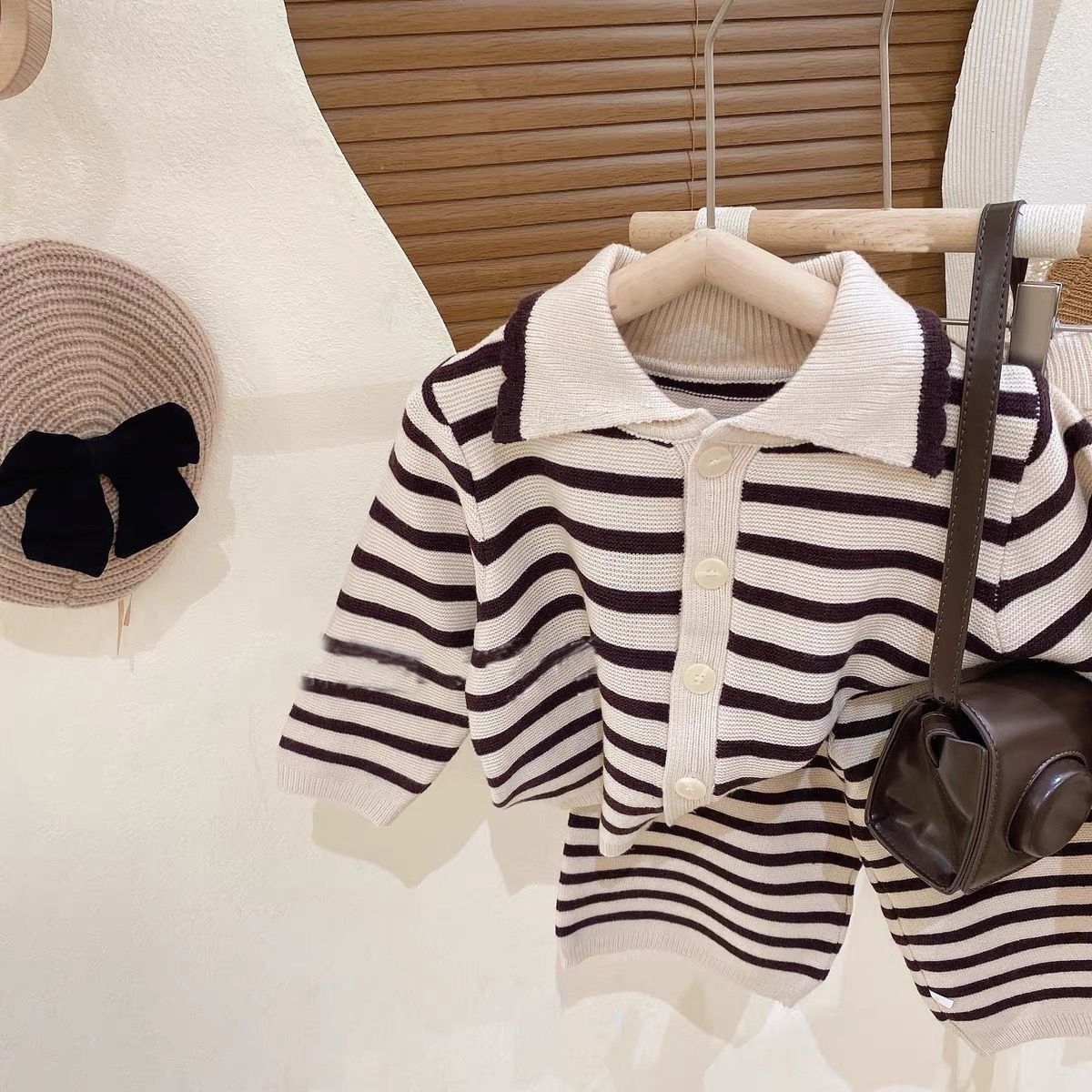 Picture of Korean version of children's clothing autumn and winter foreign style new girls retro temperament fashion solid color knitted sweater wool pants suit fashion