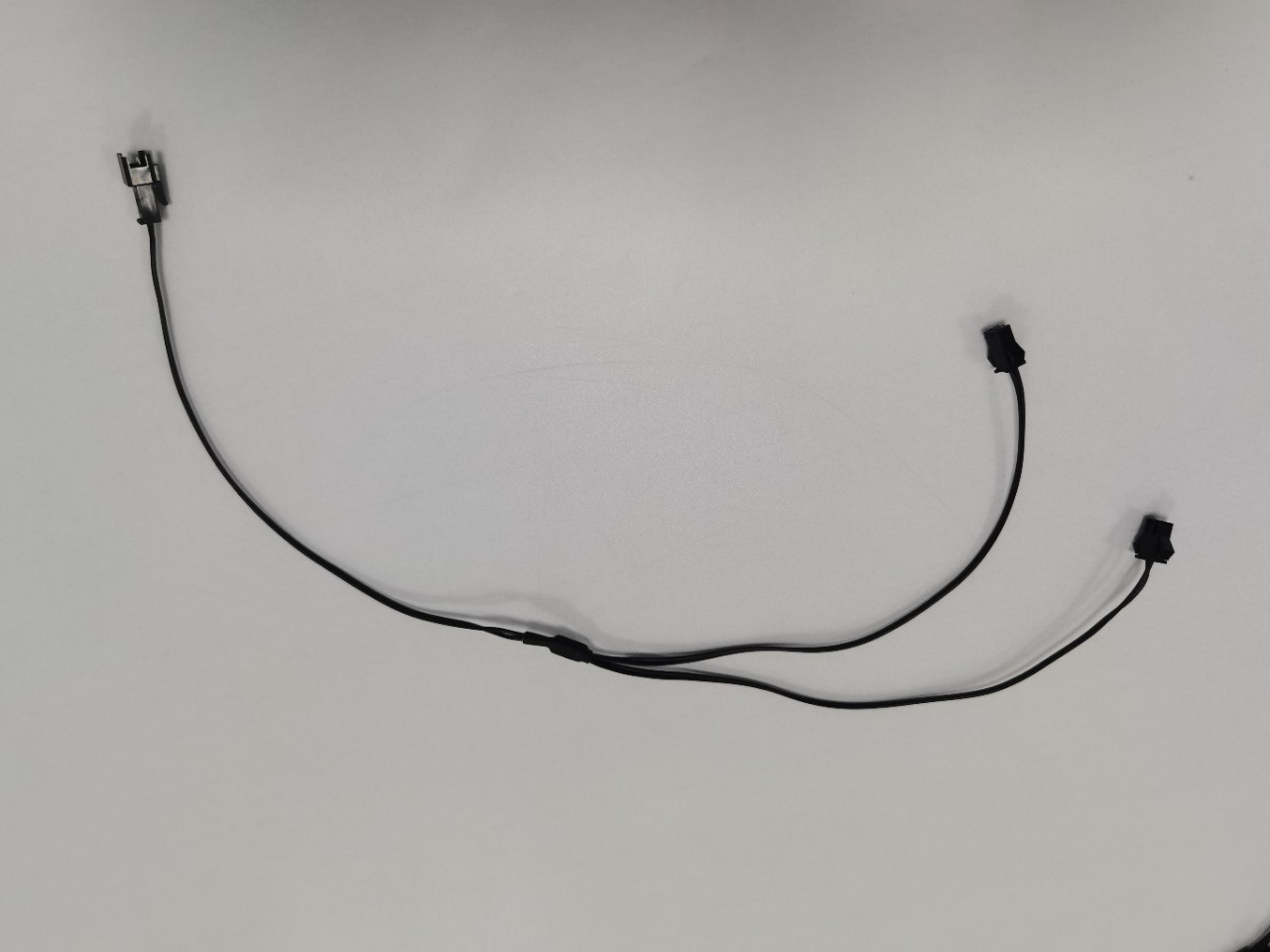 Picture of Cold Light Branch Cable Splitter Cable 1-to-2/3/4/5/6 Connection Cable Smt Terminal Extension Cable Environmentally Friendly Material