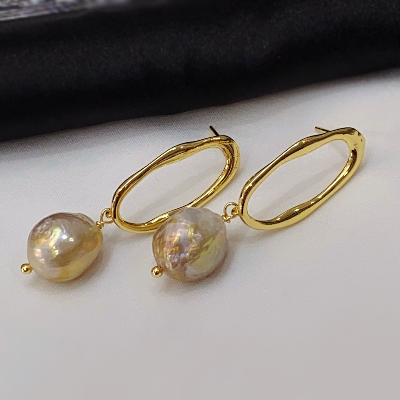 Unique Natural Wrinkled Edison Pearl Earrings Light Luxury Ear Jewelry 2024 New Fashionable Ear Stud Earrings