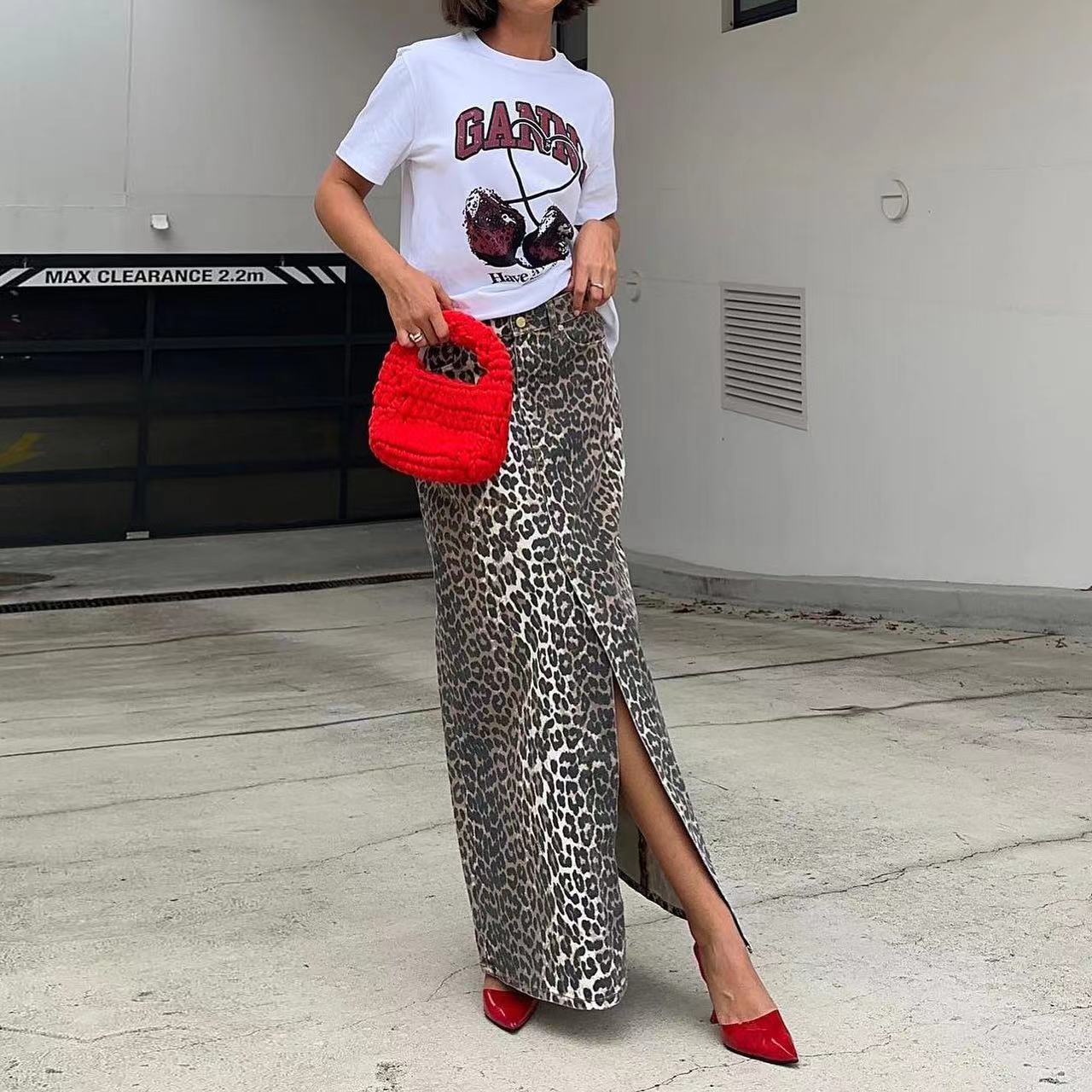 Amazon AliExpress Cross-border Spring and Summer New Women's Clothing European and American commuter Style Leopard Print Straight Tube Split Fashion Skirt