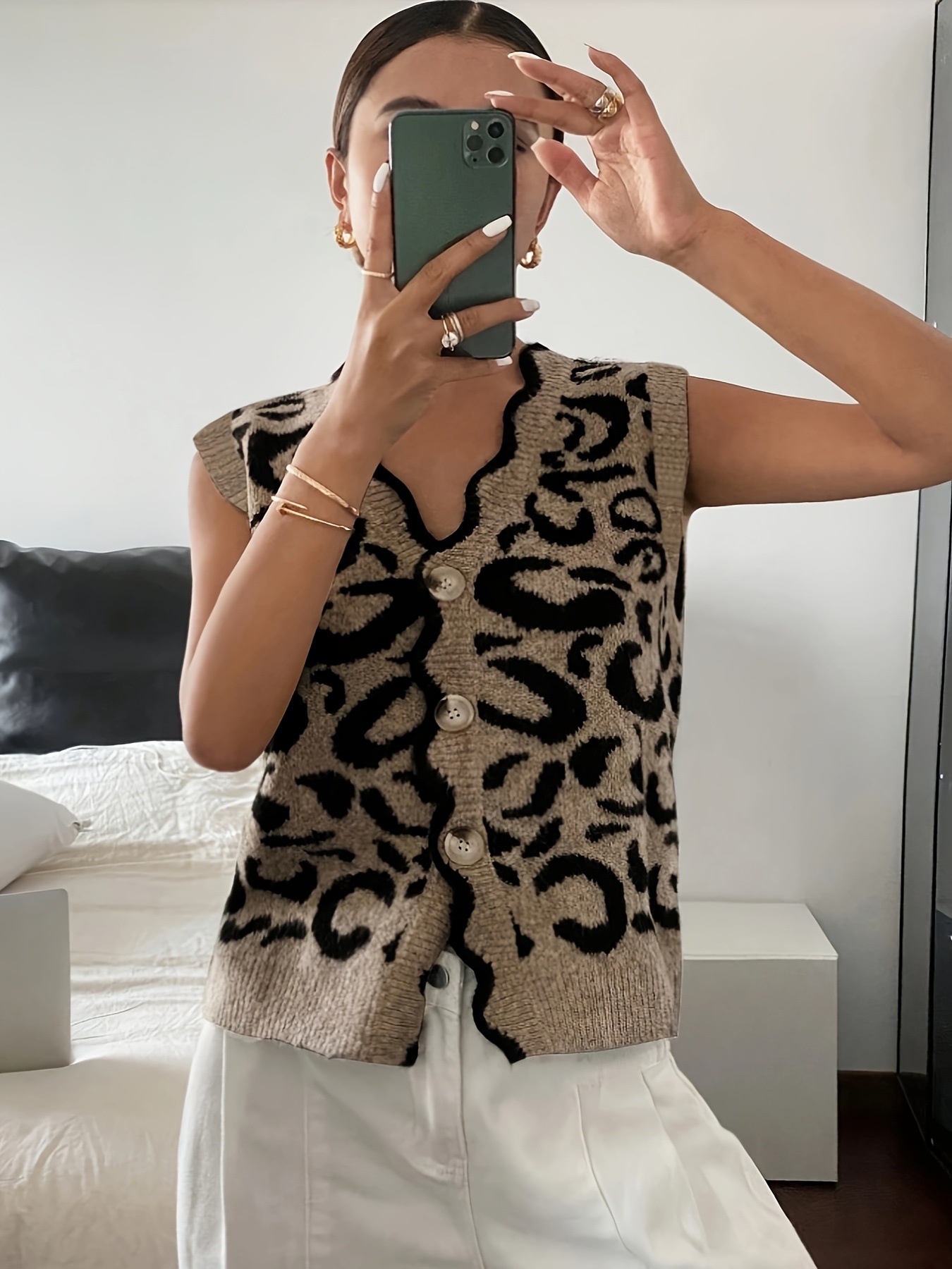 Amazon leopard print vest 2025 new European and American V-neck single-row button loose versatile knit tank sweater