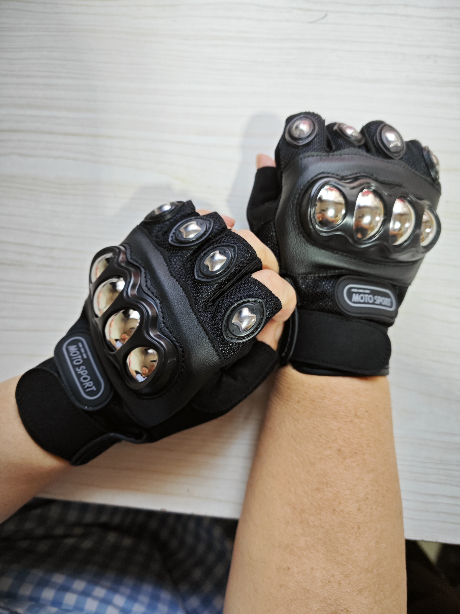 Anti-fall Wear-resistant Stainless Steel Hard Shell Outdoor Five-finger Defense Tactical Gloves Fighting Motorcycle Half-finger Long-finger Hand