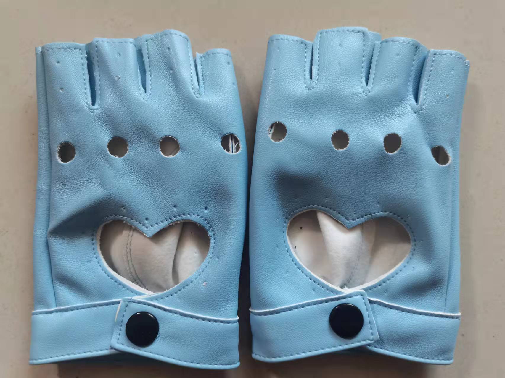 Picture of Cross-border wholesale half-finger gloves European and American women DS heart half-finger gloves stage nightclub pole dance performance gloves