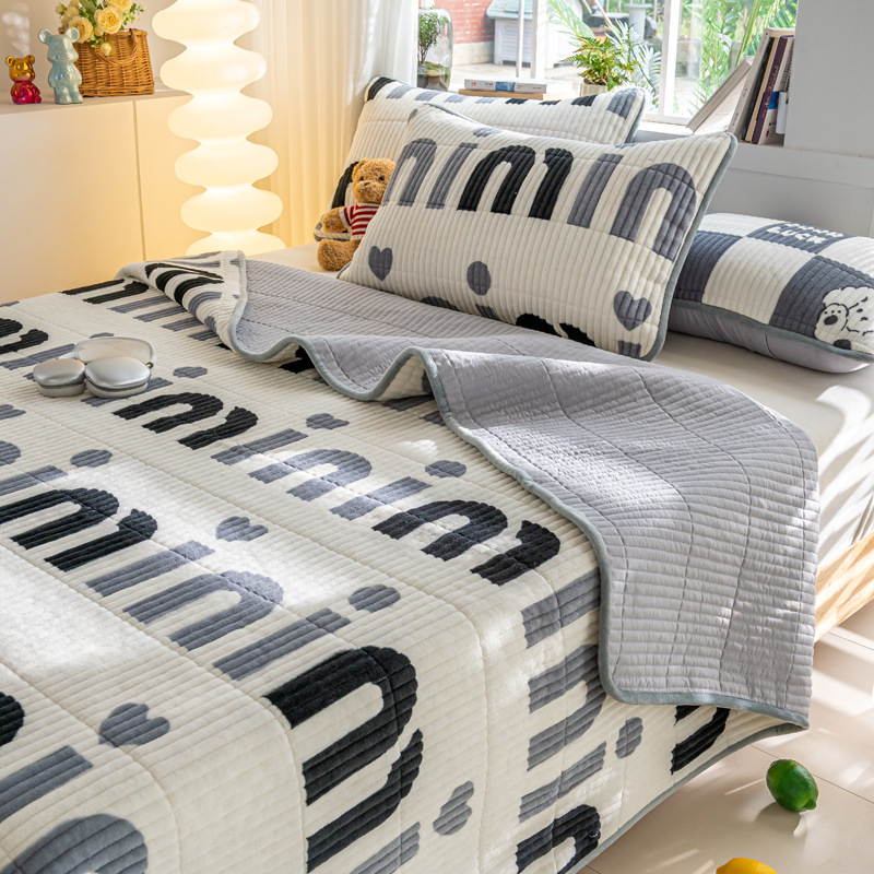Picture of Milk Velvet Bed Cover Three-Piece Set, Class a Maternal and Infant Grade, Autumn and Winter Single Quilted Non-Slip Bed Sheet, Coral Velvet Kang Cover, Thickened