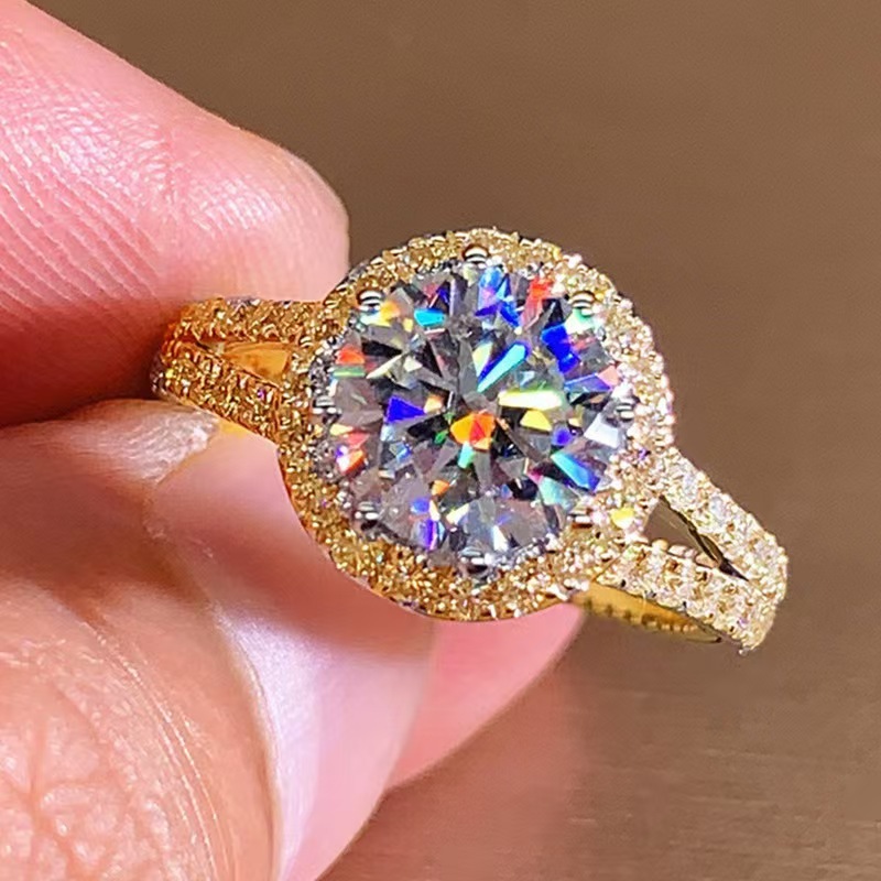 Live Explosions Cross-border Fashion Classic Eight-claw Copper Micro-inlaid Zircon Ring Women's Super Flash Diamond Wedding Ring Diamond Ring