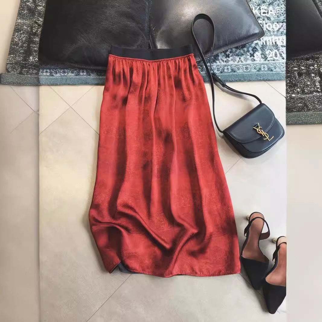 It's beautiful! CHAO recommend GAO end niche charming dark red organza overskirt 2024 summer new