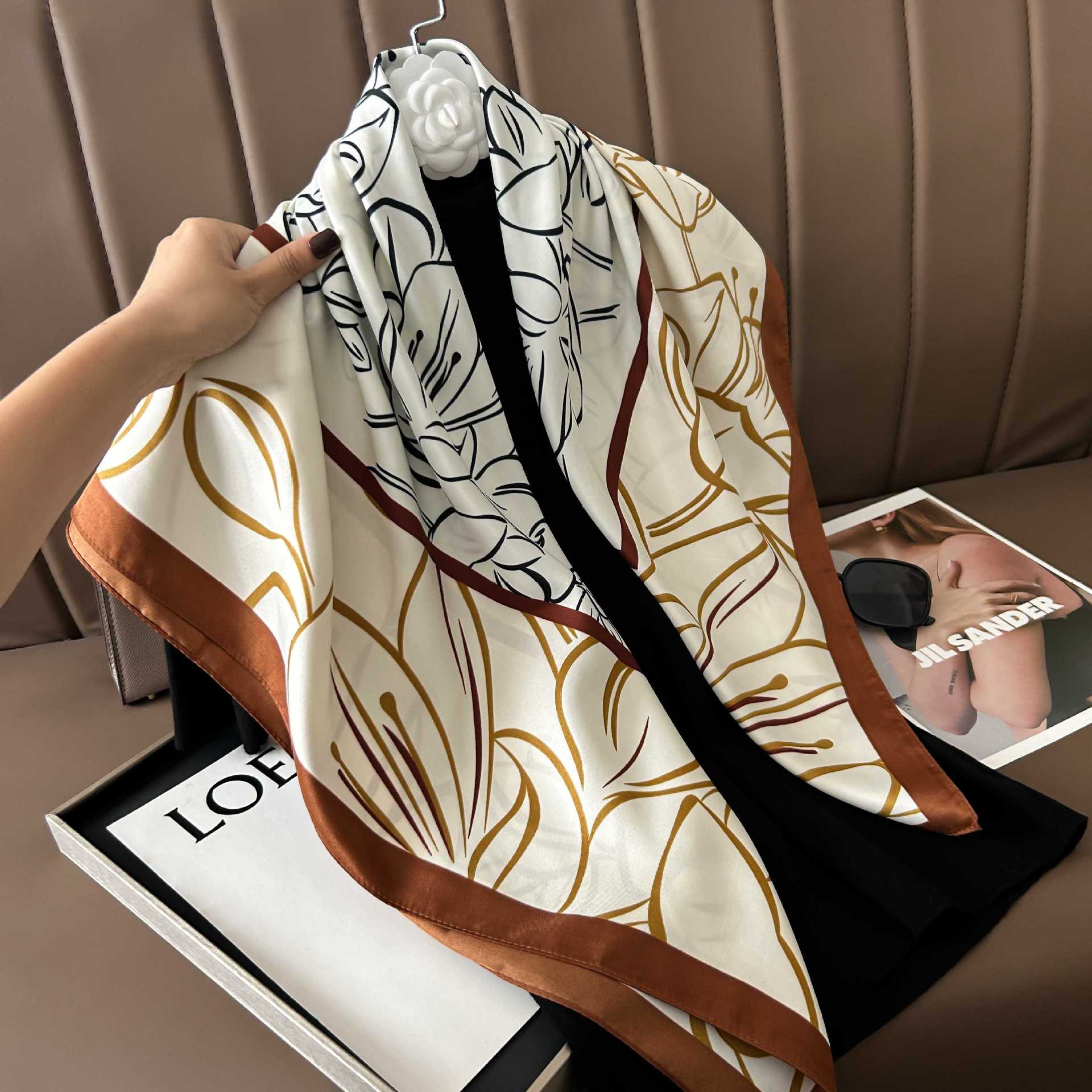 Picture of New 90cm Large Square Silk Elegant High-grade Decorative Shawl Women's Silk Scarf Fashion All-match Professional Scarf