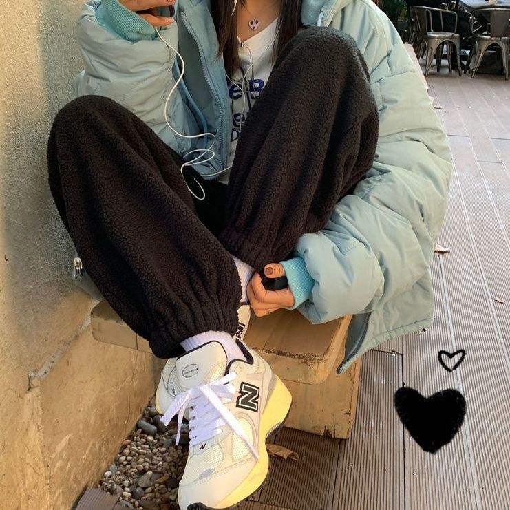 Picture of Lamb Velvet Warm Fleece-Lined Pants for Women 2022 Winter New Loose Straight Leg Leggings Sweatpants Casual Sports Pants